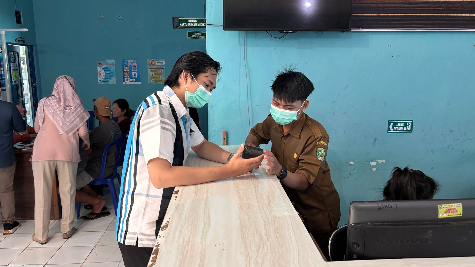 {"id":3,"name":"Kesehatan","slug":"kesehatan","created_at":"2022-06-20T13:23:54.000000Z","updated_at":"-000001-11-30T00:00:00.000000Z"}